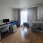 Luminous Studio With Air Conditioning, Eiffel Tower View